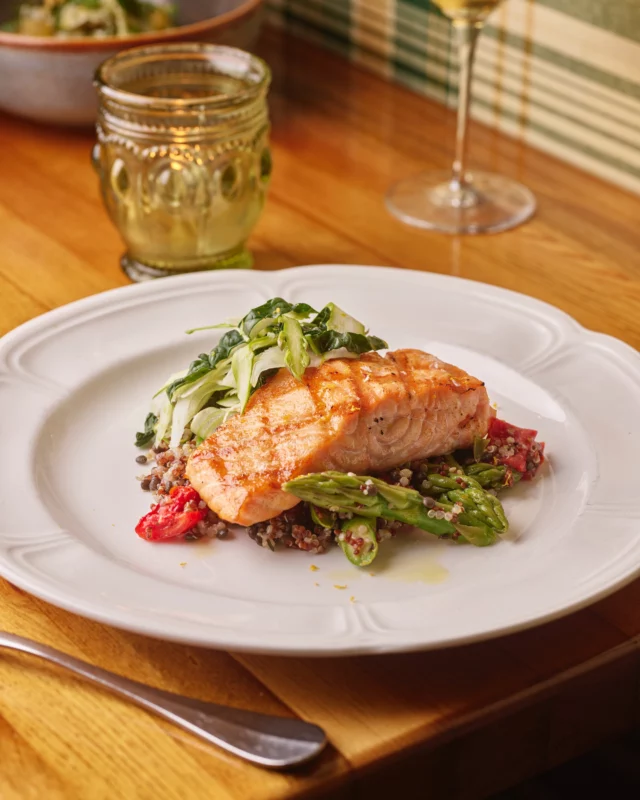 Simple, seasonal, and always stunning. ✨  Our Grilled Scottish Salmon is everything we love about fresh, feel-good dining, served with quinoa, Tuscan kale, asparagus, shaved fennel, and a bright lemon vinaigrette.  It’s nourishing, flavorful, and made to be savored. 💚  #honeysalt #honeysaltlv #honeysaltlasvegas #lasvegasdining #vegaseats #locallasvegas #vegasfood #vegasfoodscene #vegasthingstodo #chefstuff #seasonalingredients