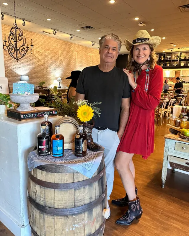 Giddy up, Las Vegas, it’s almost time! 🤠  Our Bandanas & BBQ Farm Table Dinner is riding in on Tuesday, August 26 at 6 PM, and trust us, you don’t want to be left in the dust.  With farm-to-table Southern favorites, award-winning live music by @calituckermusic, a Cowboy Margarita to start, and BBQ from Chefs @kim_canteenwalla & Warren Bernardino, it’s shaping up to be the ultimate group dining night.  We’re pouring up whiskey and tequila tastings, too! 🍻  So what are you waiting for? Grab your tickets now before they’re gone faster than a pulled pork slider. 💚  #honeysalt #honeysaltlv #honeysaltlasvegas #lasvegasdining #vegaseats #locallasvegas #vegasfood #vegasfoodscene #vegasthingstodo #chefstuff #farmtable #bbqribs